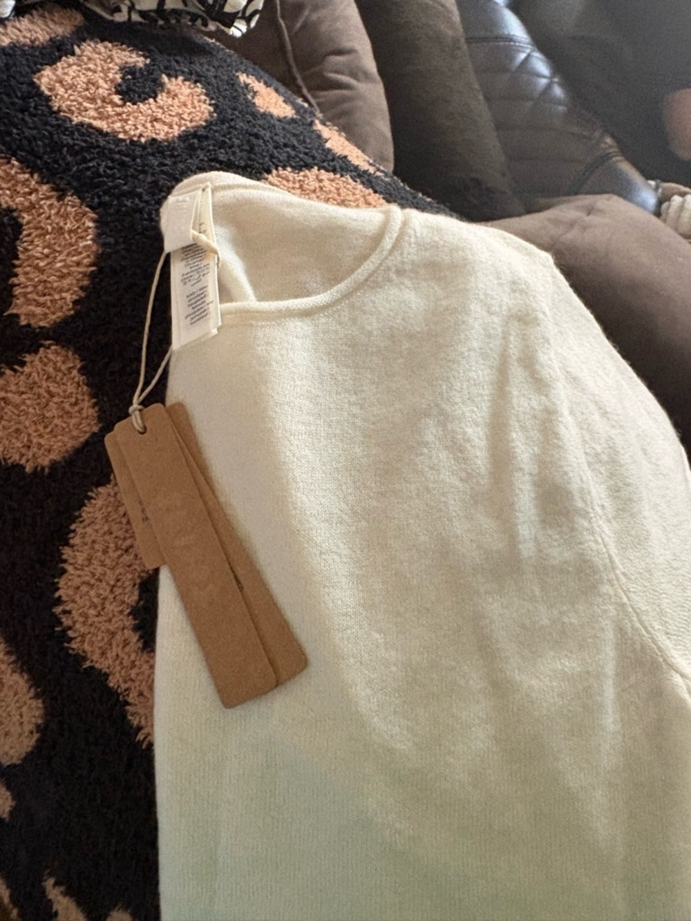 Skims featherweight cashmere Cream Lightweight Knit Top NWT size Small - Picture 3 of 8